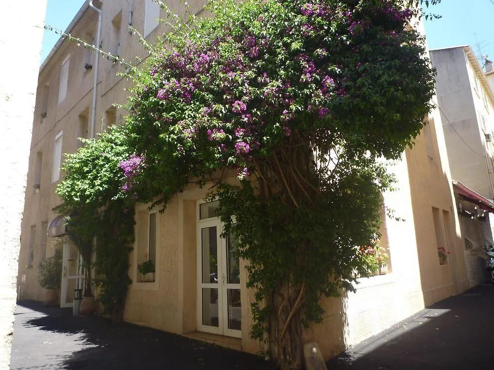 Appia Hotel Cannes 2*,