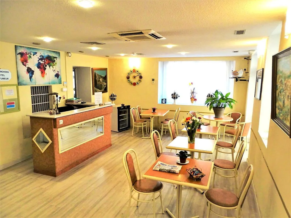 Appia Hotel Cannes 2*,