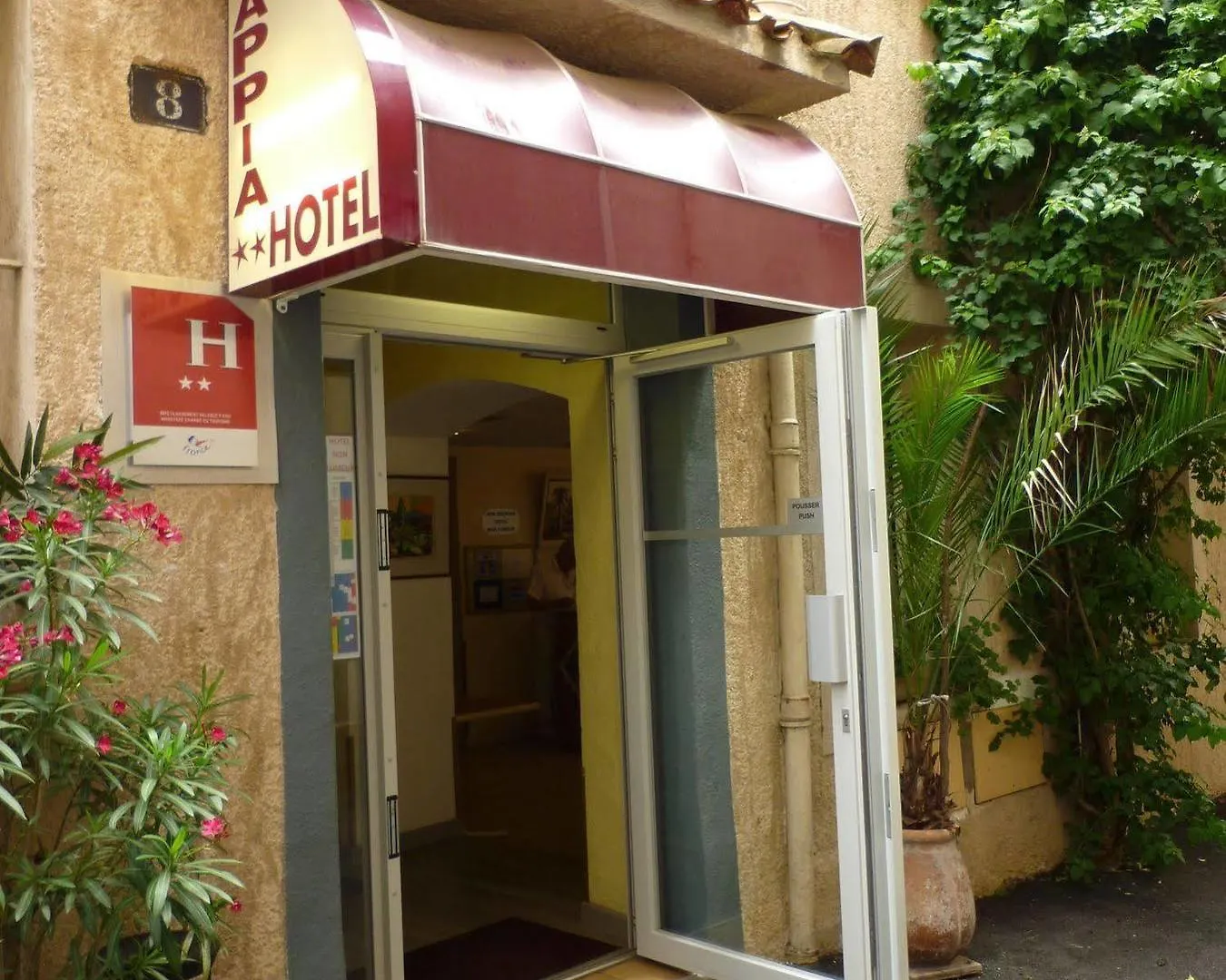 **  Appia Hotel Cannes Francia