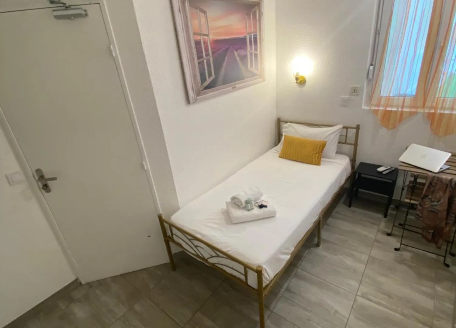 Appia Hotel Cannes 2*,